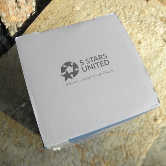 NWT 5 Star United Knee Pillow for side sleepers, hip, back pain, sciatica. - Picture 9 of 16